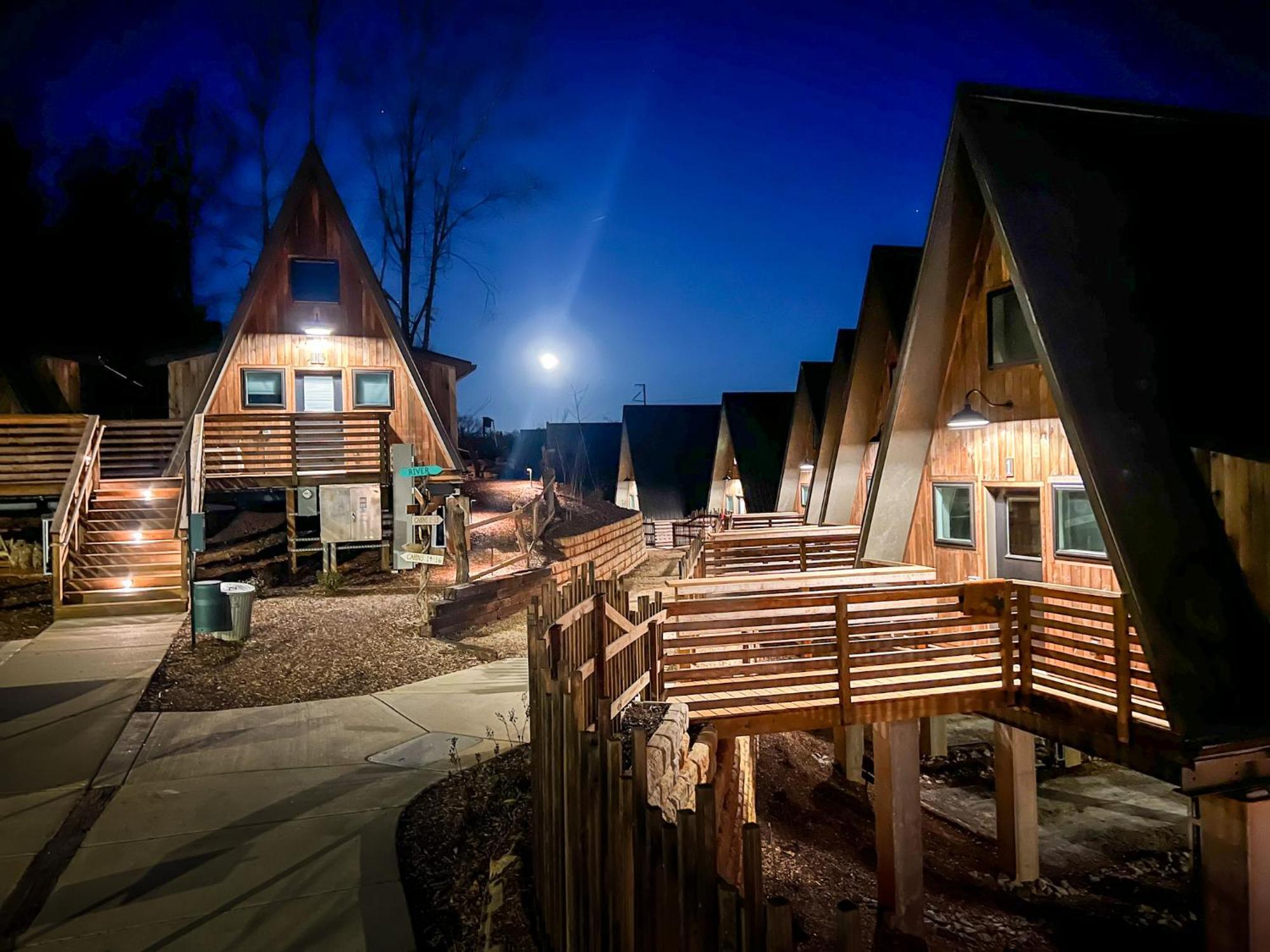 Wrong Way River Lodge & Cabins 애쉬빌 외부 사진