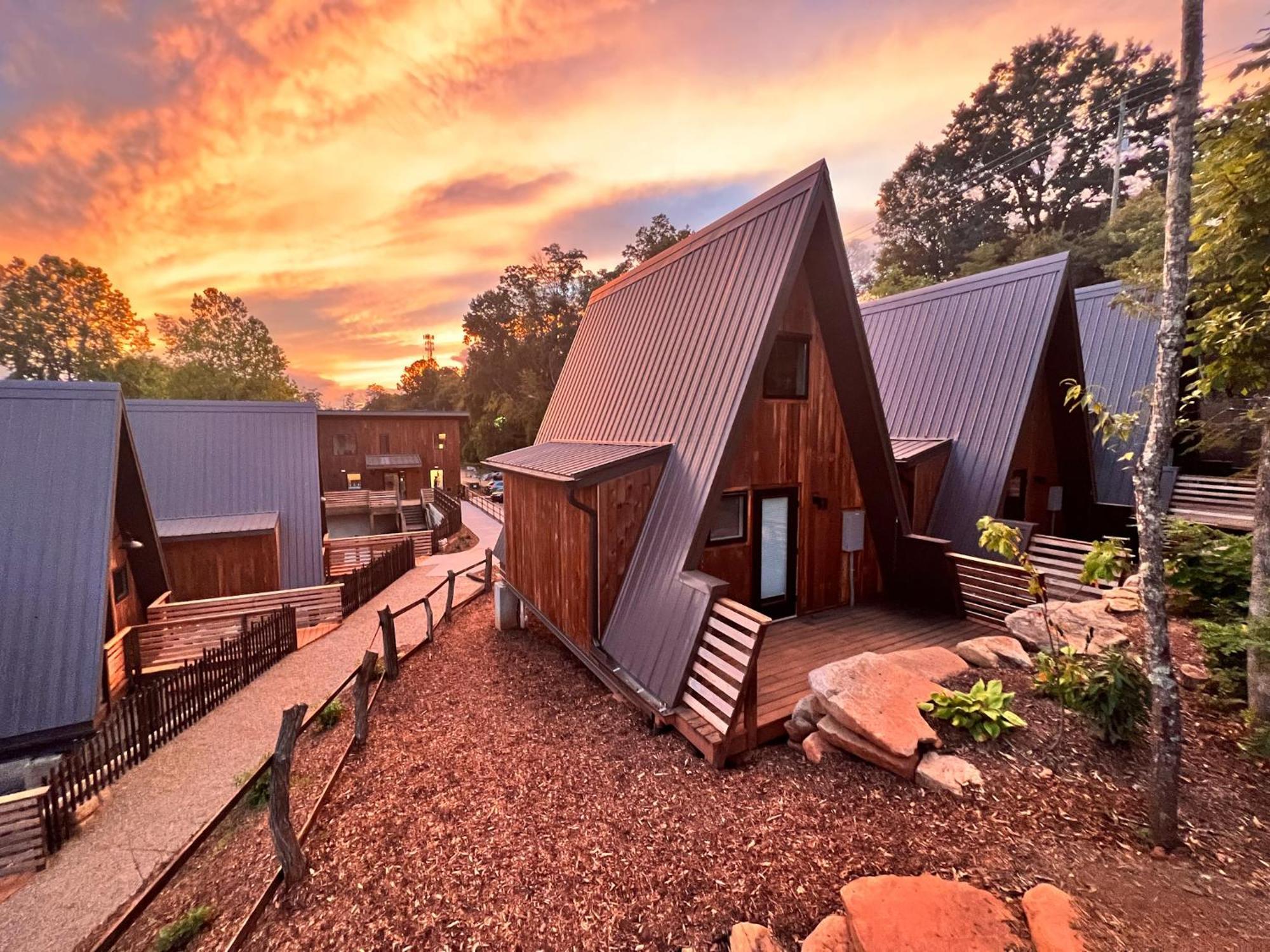 Wrong Way River Lodge & Cabins 애쉬빌 외부 사진